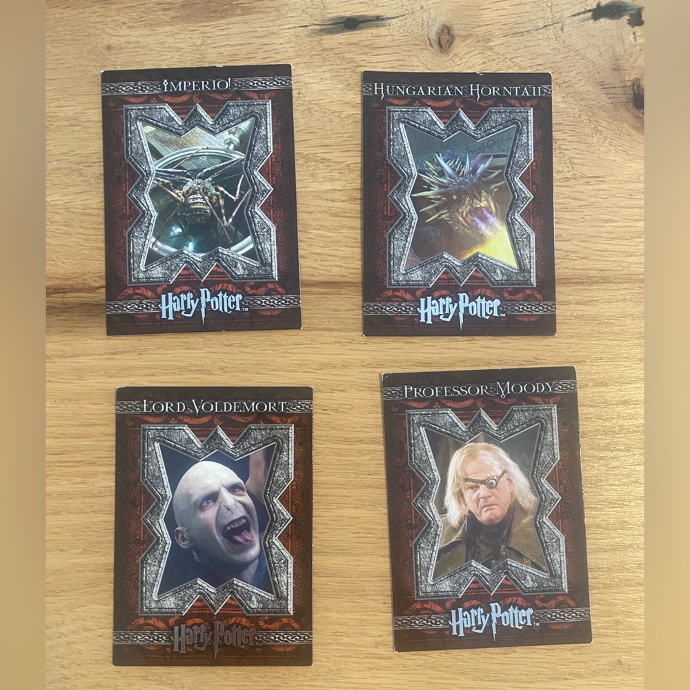 Harry Potter Trading Card Set - Black and Brown‎